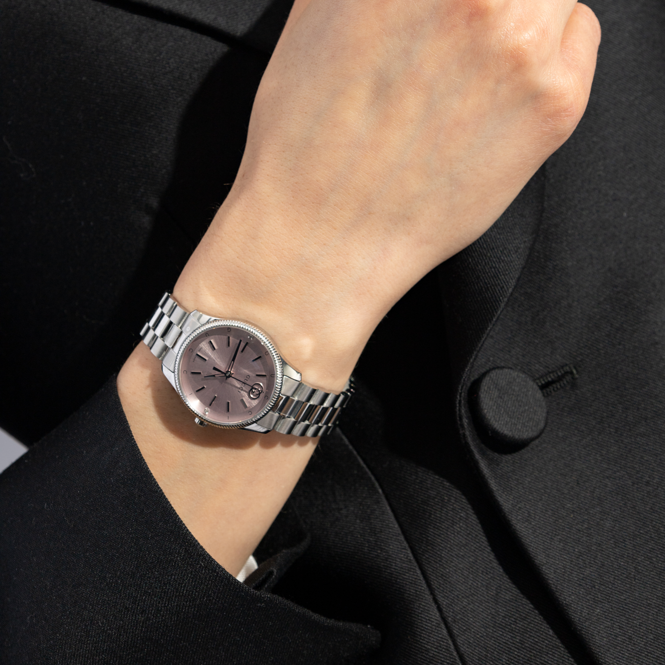 Gucci Women’s Swiss Made Quartz Silver Stainless Steel Pink Dail 29mm Watch YA1265061