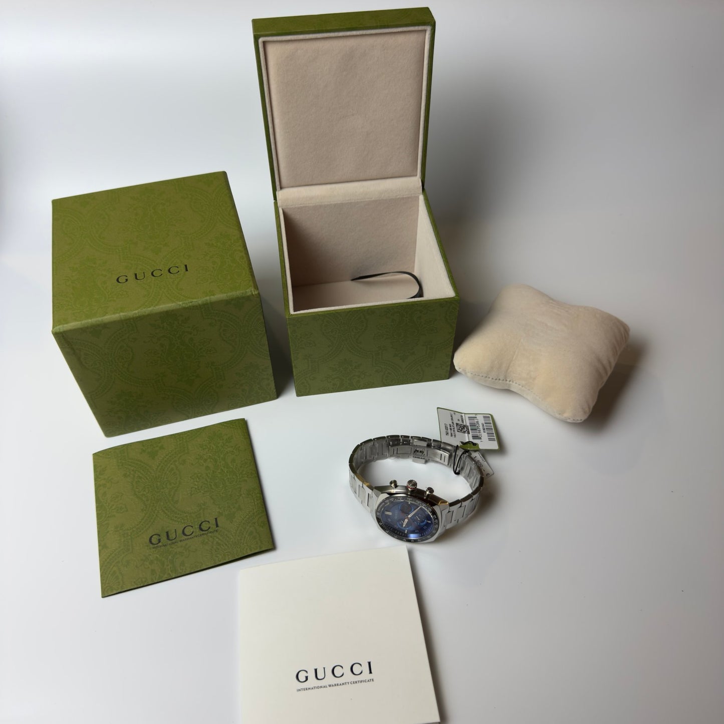 Gucci Men’s Swiss Made Quartz Stainless Steel Blue Dial 41mm Watch YA142317