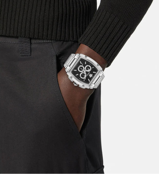 Versace Men’s Quartz Swiss Made Silver Stainless Steel Black Dial 42mm Watch VE6H00925