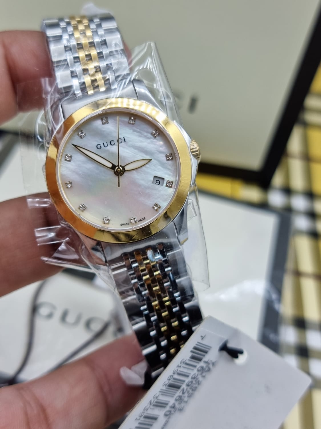 Gucci Women’s Swiss Made Quartz Stainless Steel Mother of Pearl Dial 27mm Watch YA126513