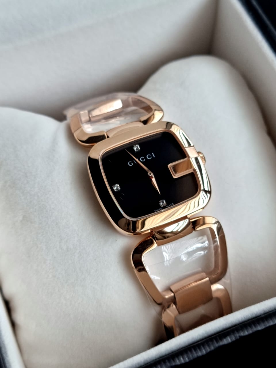Gucci Women’s Quartz Swiss Made Rose Gold Stainless Steel Black Dial 31mm Watch YA125409