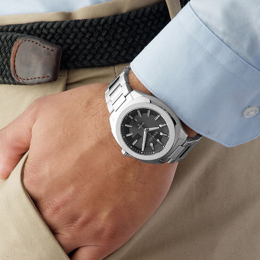 Gucci Men’s Swiss Made Quartz Stainless Steel Black Dial 40mm Watch YA142301