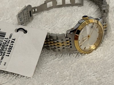 Gucci Women’s Swiss Made Quartz Stainless Steel Silver Dial 27mm Watch YA126511